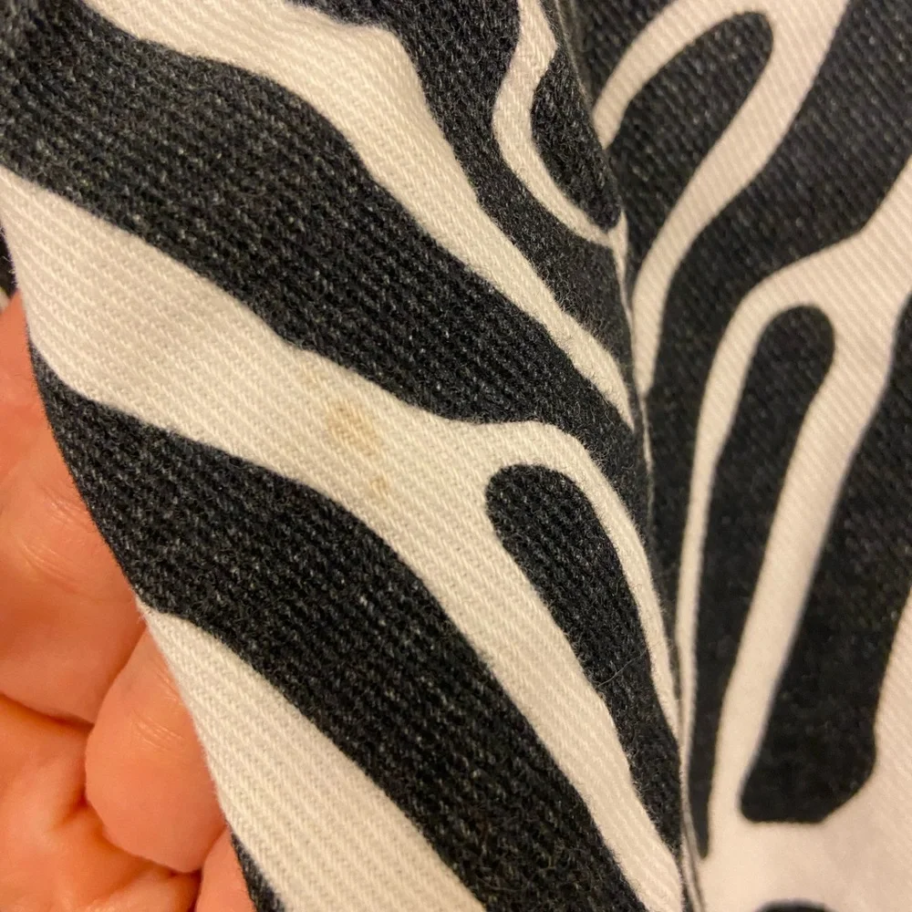 House of Sunny Zebra Print Ankle Jeans - Picture 8 of 11